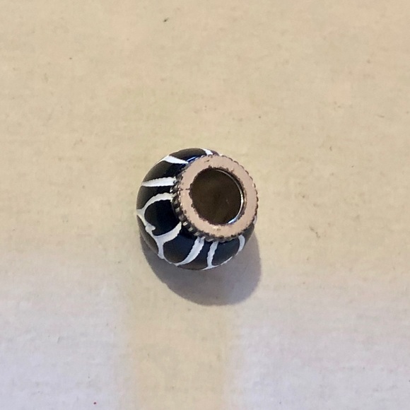 ❌SOLD OUT❌Brighton black & white striped bead - Picture 4 of 8